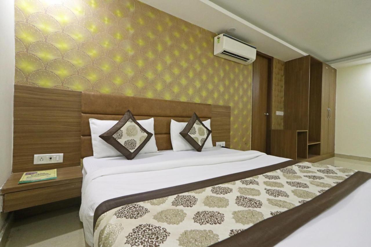 Hotel D'Capitol - Delhi Airport New Delhi Buitenkant foto