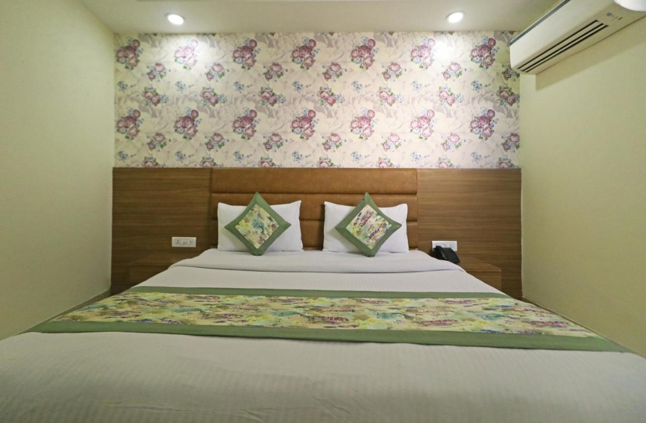 Hotel D'Capitol - Delhi Airport New Delhi Buitenkant foto