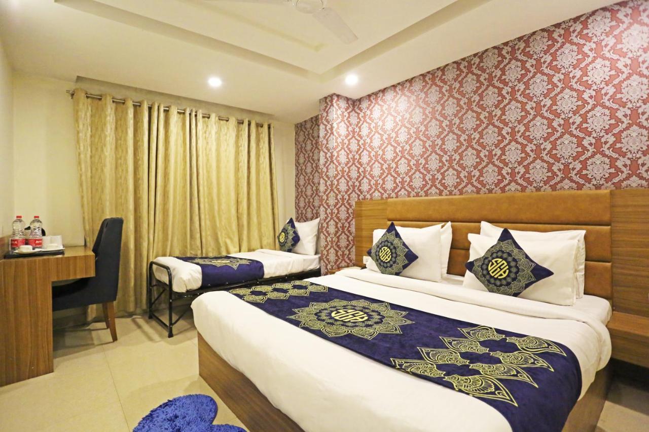 Hotel D'Capitol - Delhi Airport New Delhi Buitenkant foto