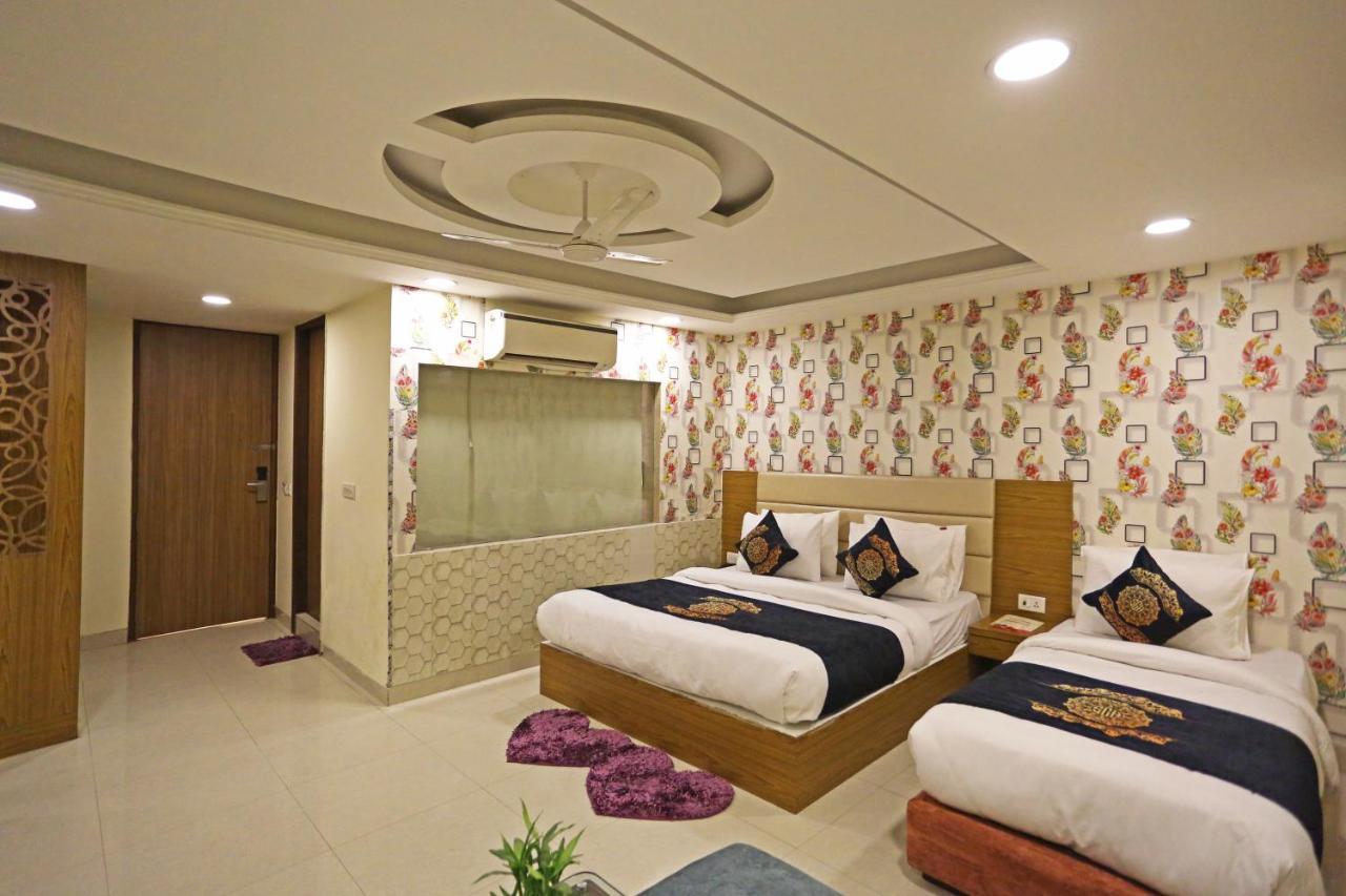 Hotel D'Capitol - Delhi Airport New Delhi Buitenkant foto