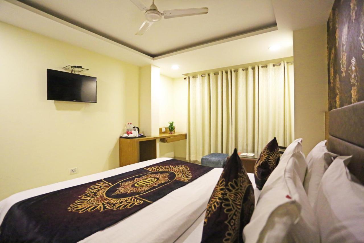 Hotel D'Capitol - Delhi Airport New Delhi Buitenkant foto