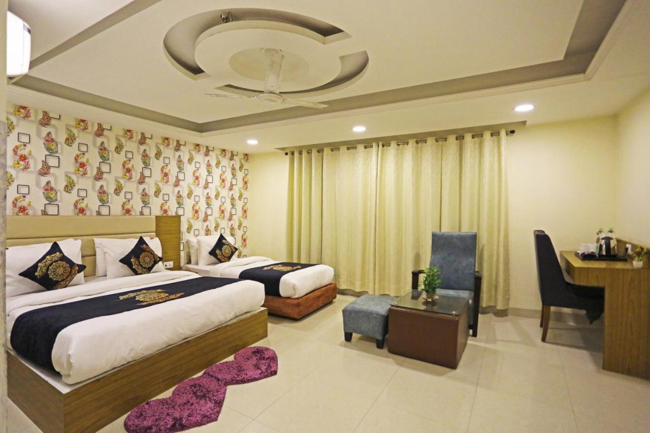 Hotel D'Capitol - Delhi Airport New Delhi Buitenkant foto